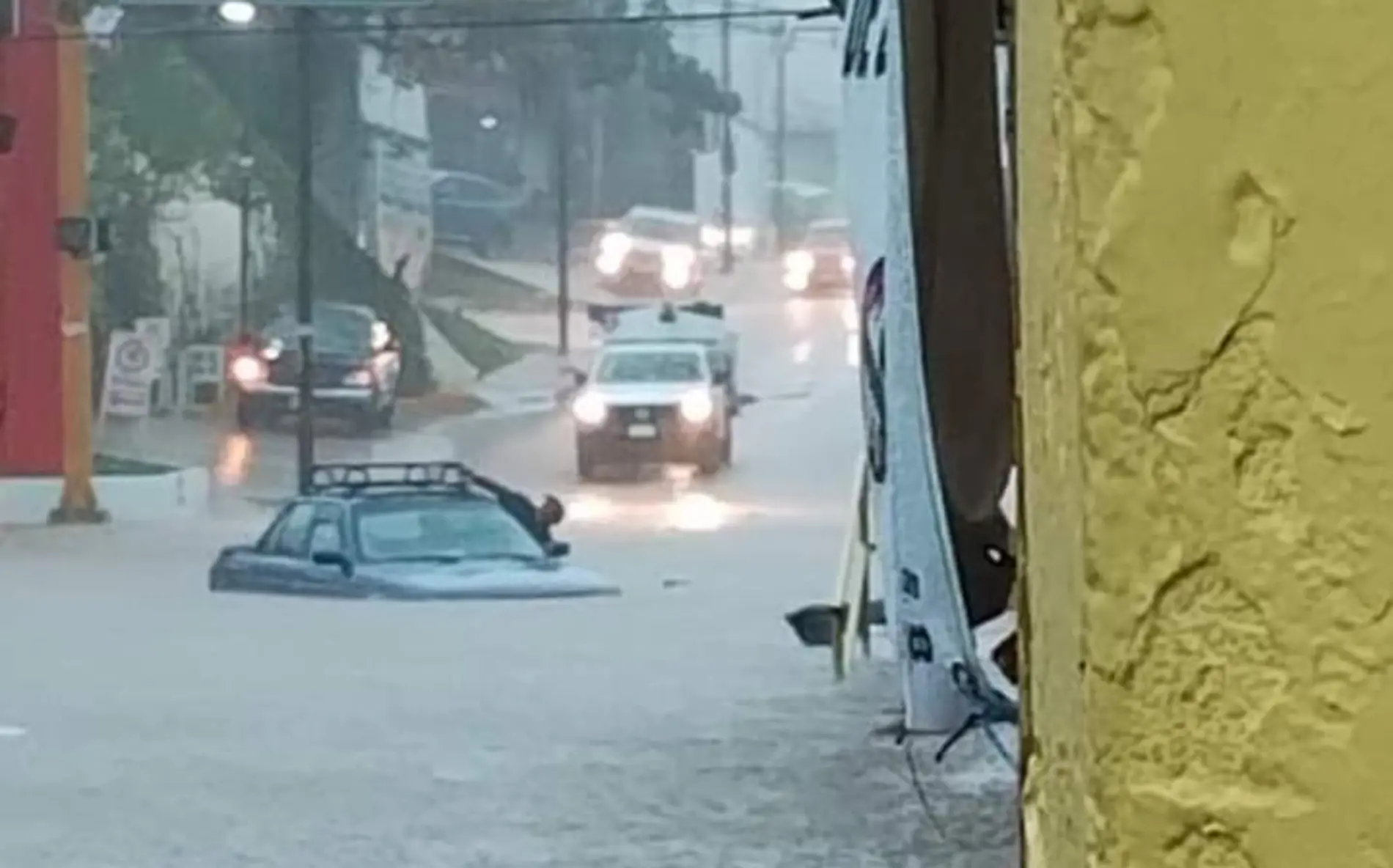 Carro inundado